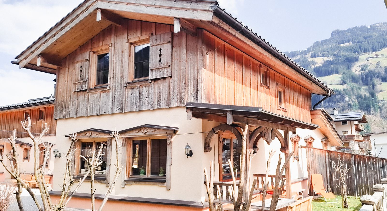 Terrasse und Garten des Ferienhauses Eberharter in Schwendau im Zillertal